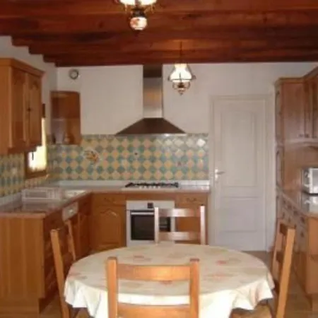 Spacieux Et Paisible Pres Du Mans Avec Grand Terrain, 15 Couchages, Ping-pong Et Wifi - Fr-1-410-178 Holiday home Chaufour-Notre-Dame
