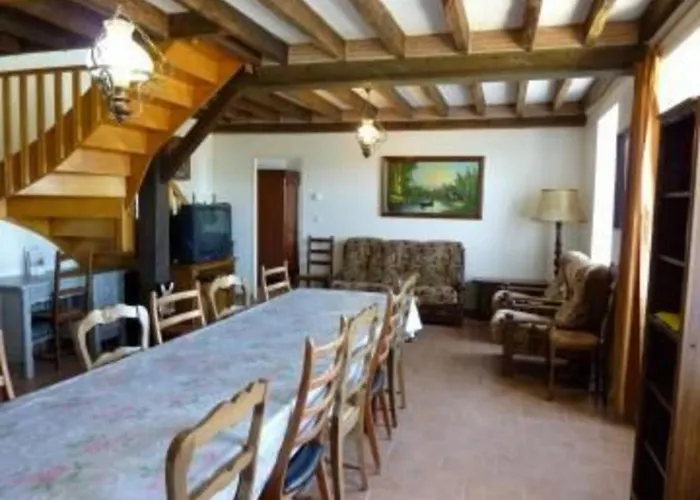 Spacieux Et Paisible Pres Du Mans Avec Grand Terrain, 15 Couchages, Ping-pong Et Wifi - Fr-1-410-178 Nyaraló Chaufour-Notre-Dame