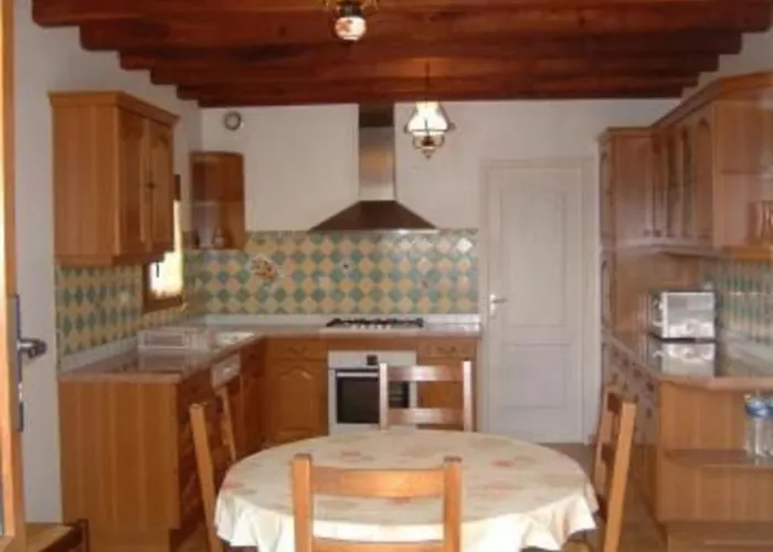 Spacieux Et Paisible Pres Du Mans Avec Grand Terrain, 15 Couchages, Ping-pong Et Wifi - Fr-1-410-178 Nyaraló Chaufour-Notre-Dame